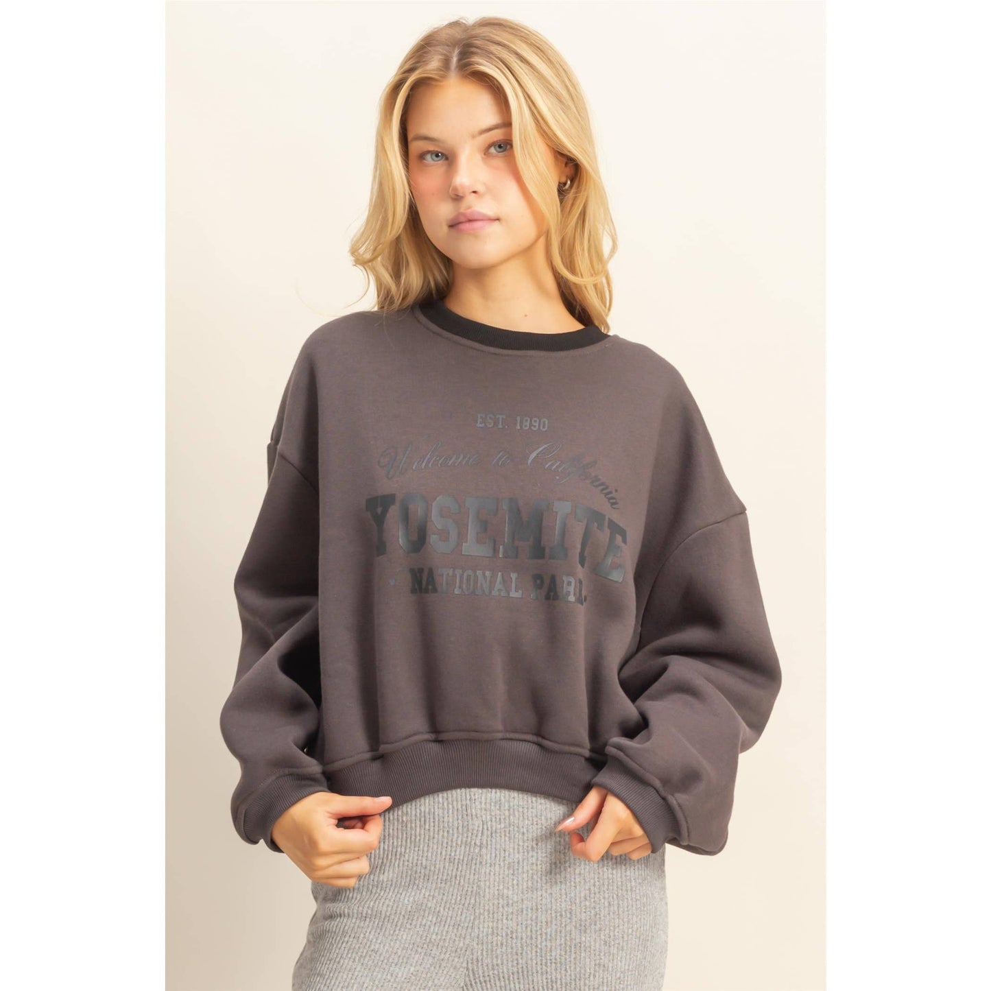 Vintage-Inspired Yosemite Crewneck Top: CHARCOAL / S-M-L(2-2-2)