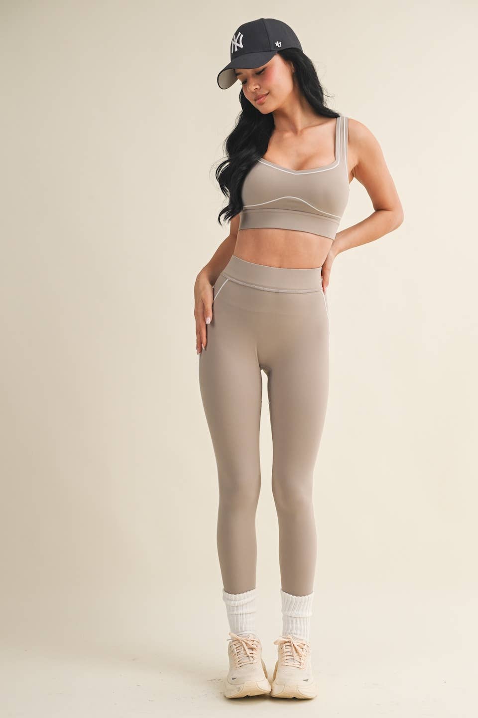 Contrast Thread Sports Bra: Black / M