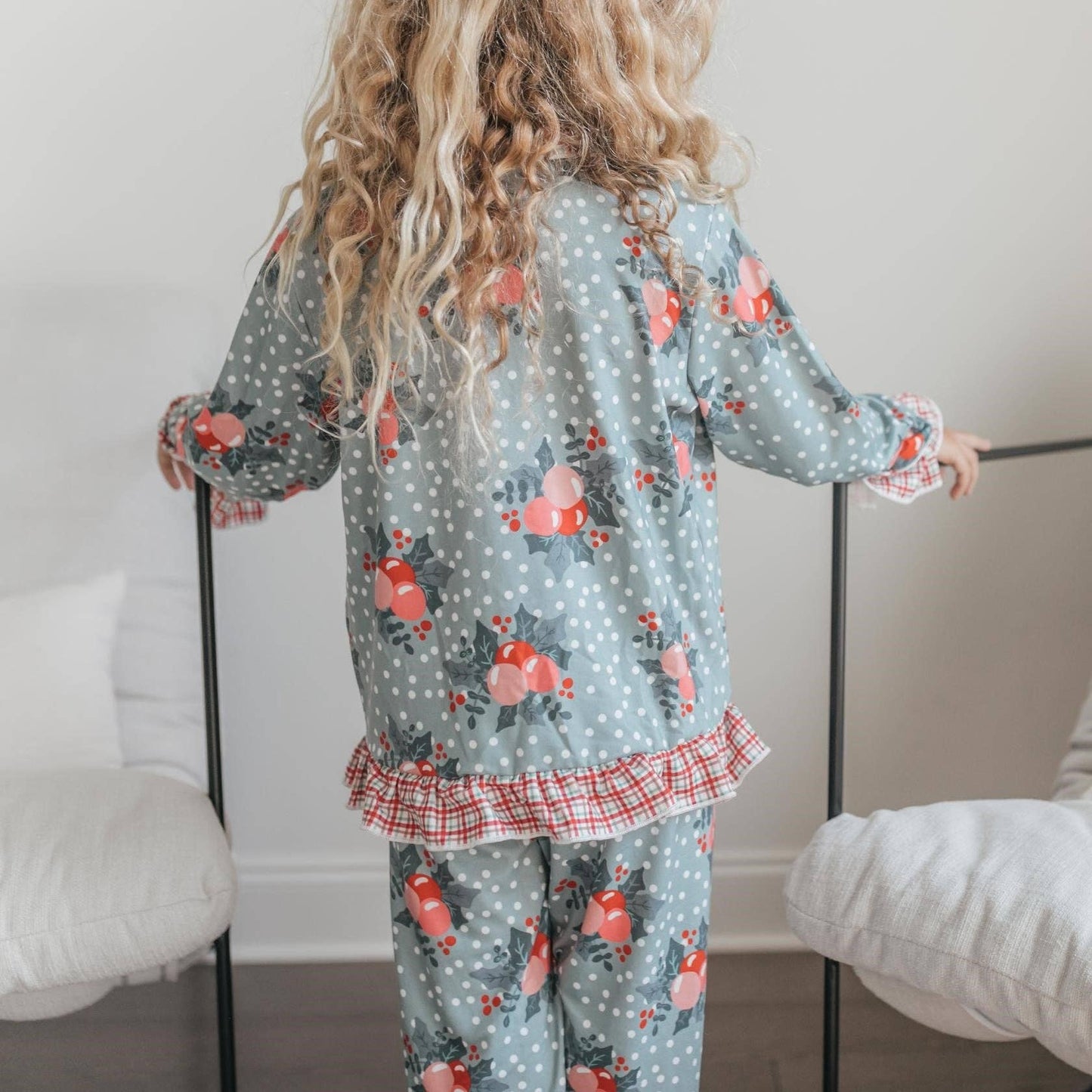 Kids Holly Berry Pocket Button Christmas Lounge Play Set: 5/6