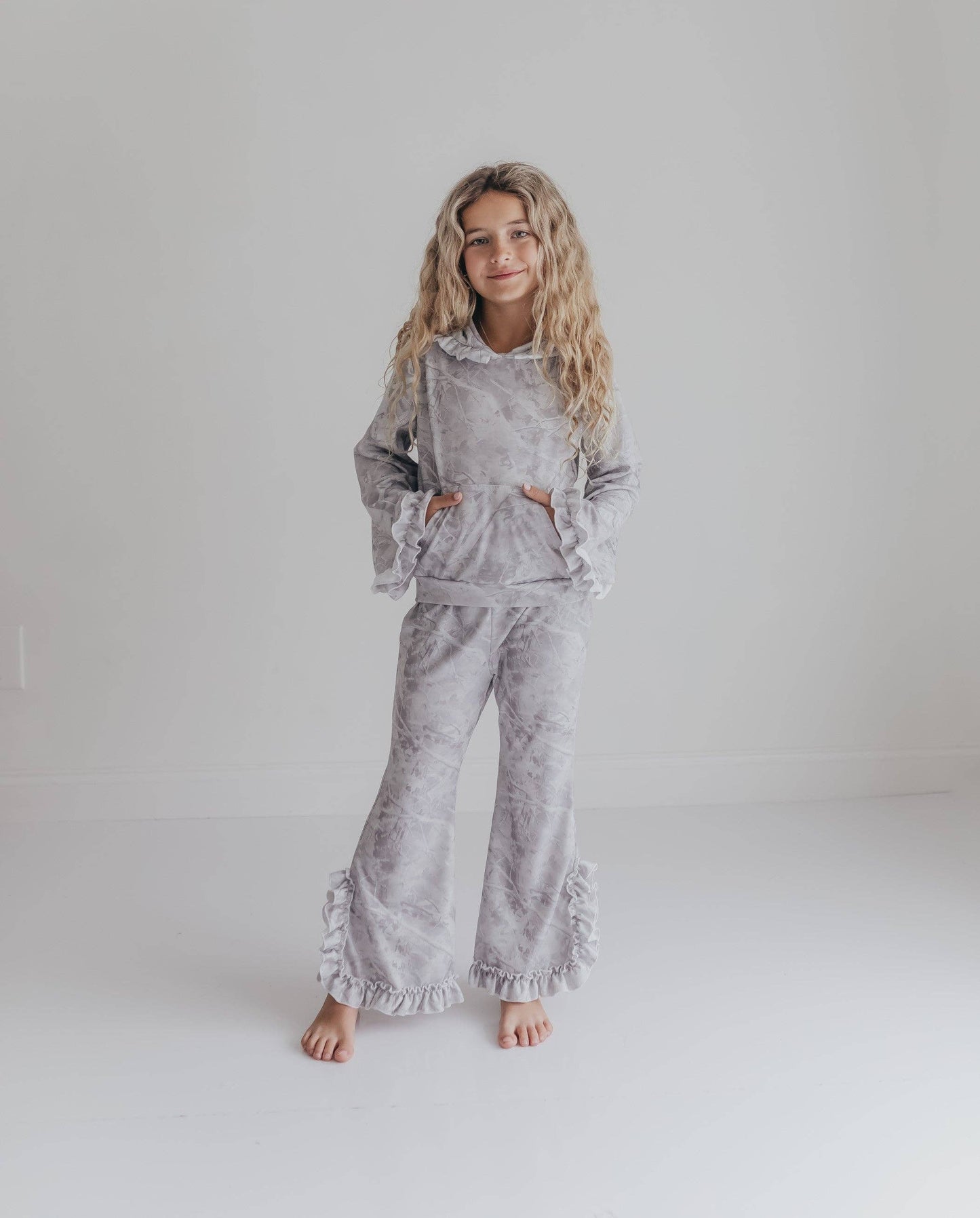 Kids Light Gray Camo Hooded Ruffle Pocket Lounge Set: 7/8