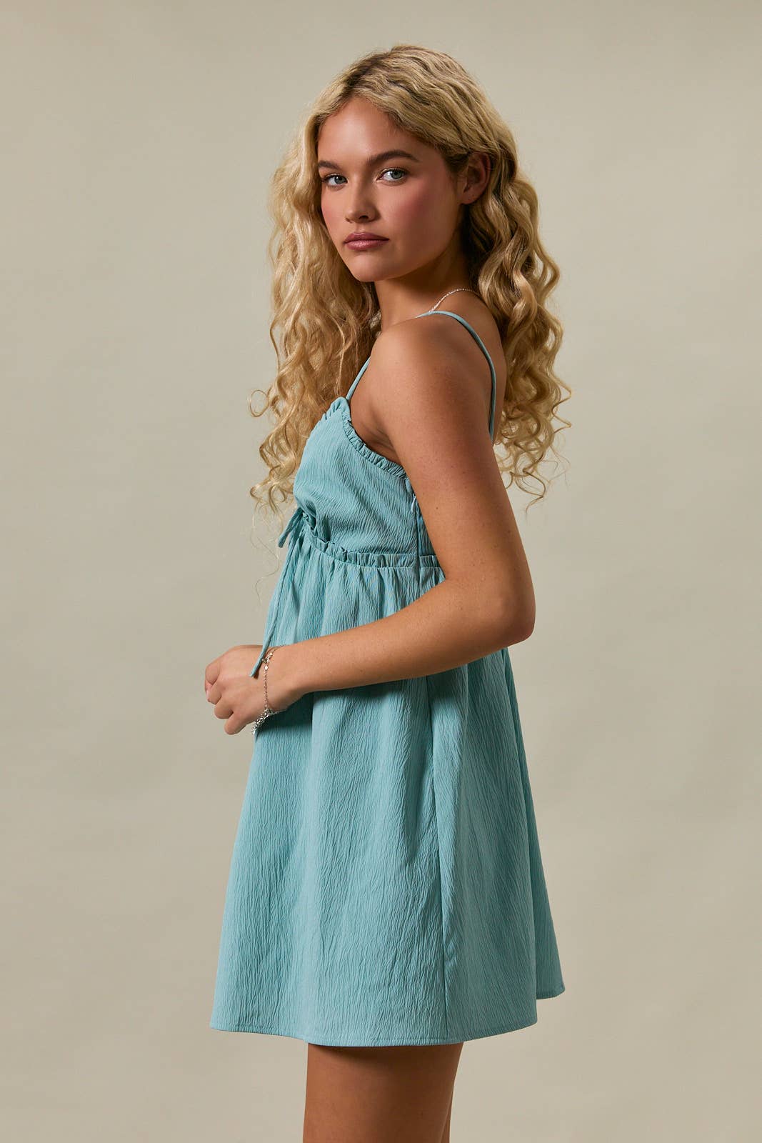 RUFFLE DETAIL SPAGHETTI STRAP SLEEVELESS A-LINE MINI DRESS: Red / XS
