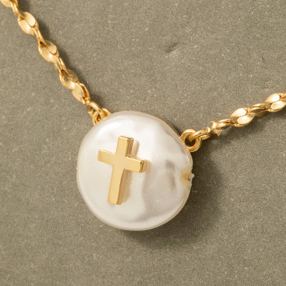 Cross On Pearl Pendant Chain Necklace: GDCRM