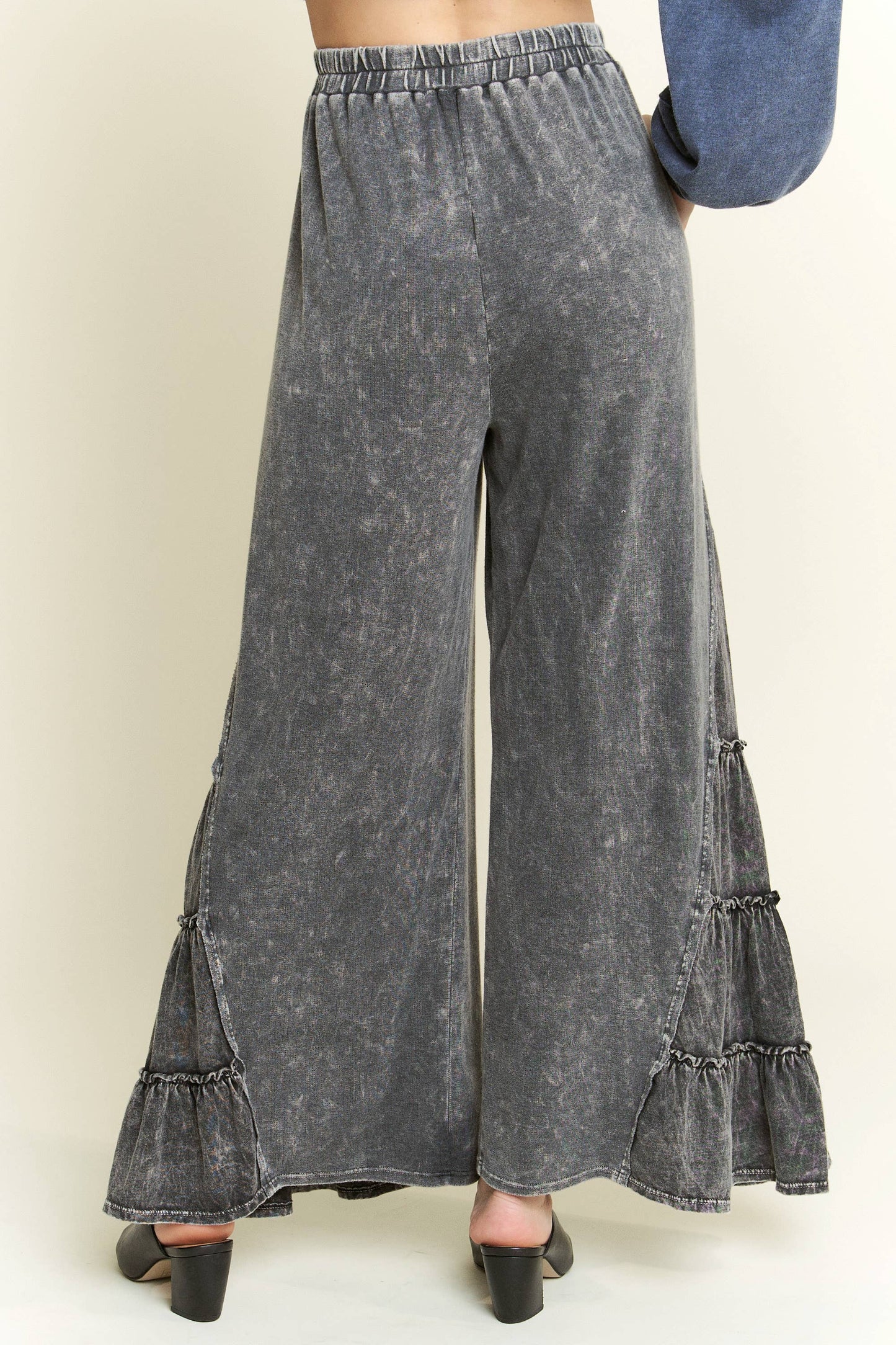 MineralWash SideRuffle Flare pants HP5881.: Silver Grey / S-M-L / 2-2-2