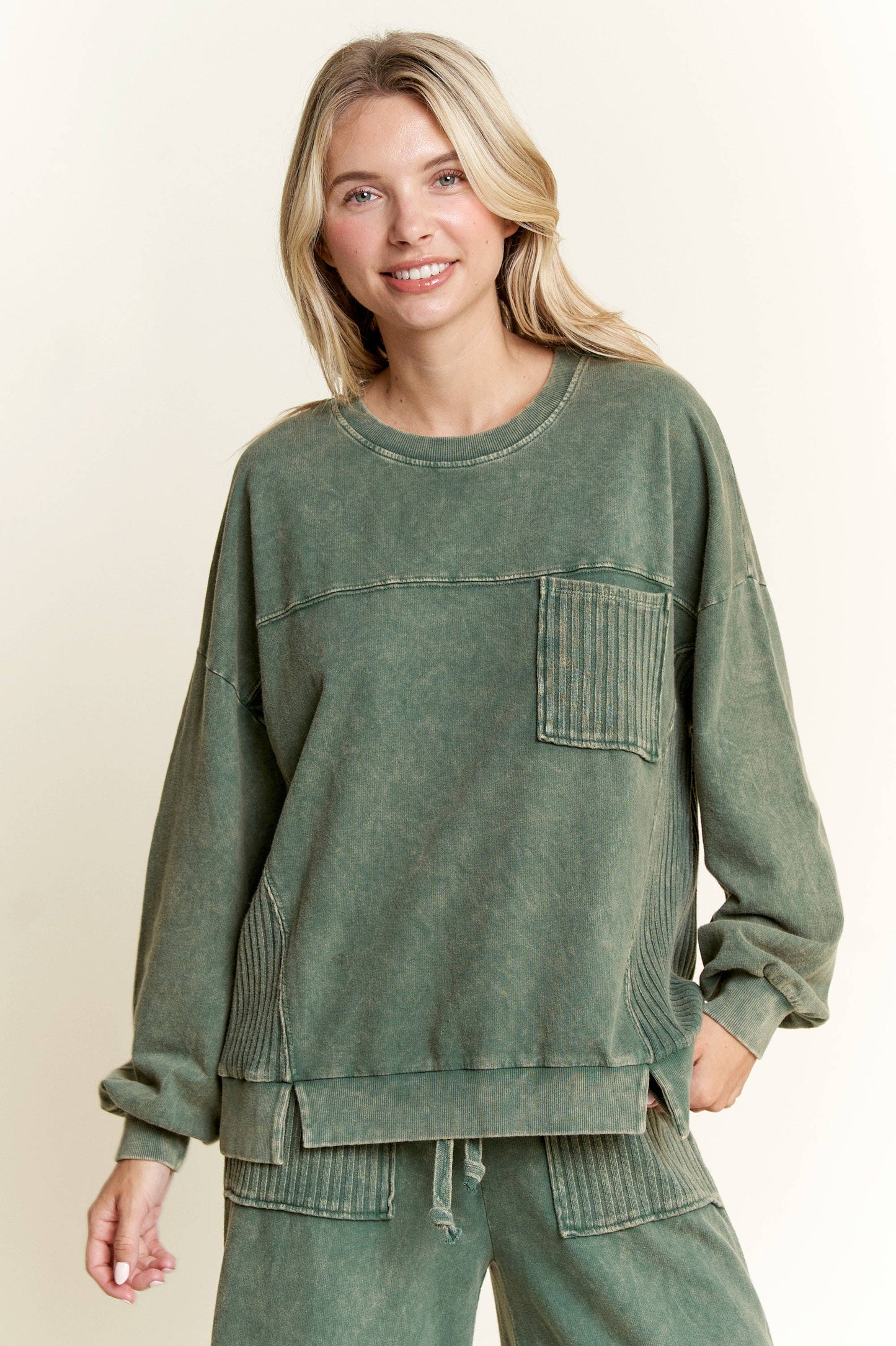 MineralWash Knit detail pocket sweatshirts HE5878T: Latte / S-M-L / 2-2-2