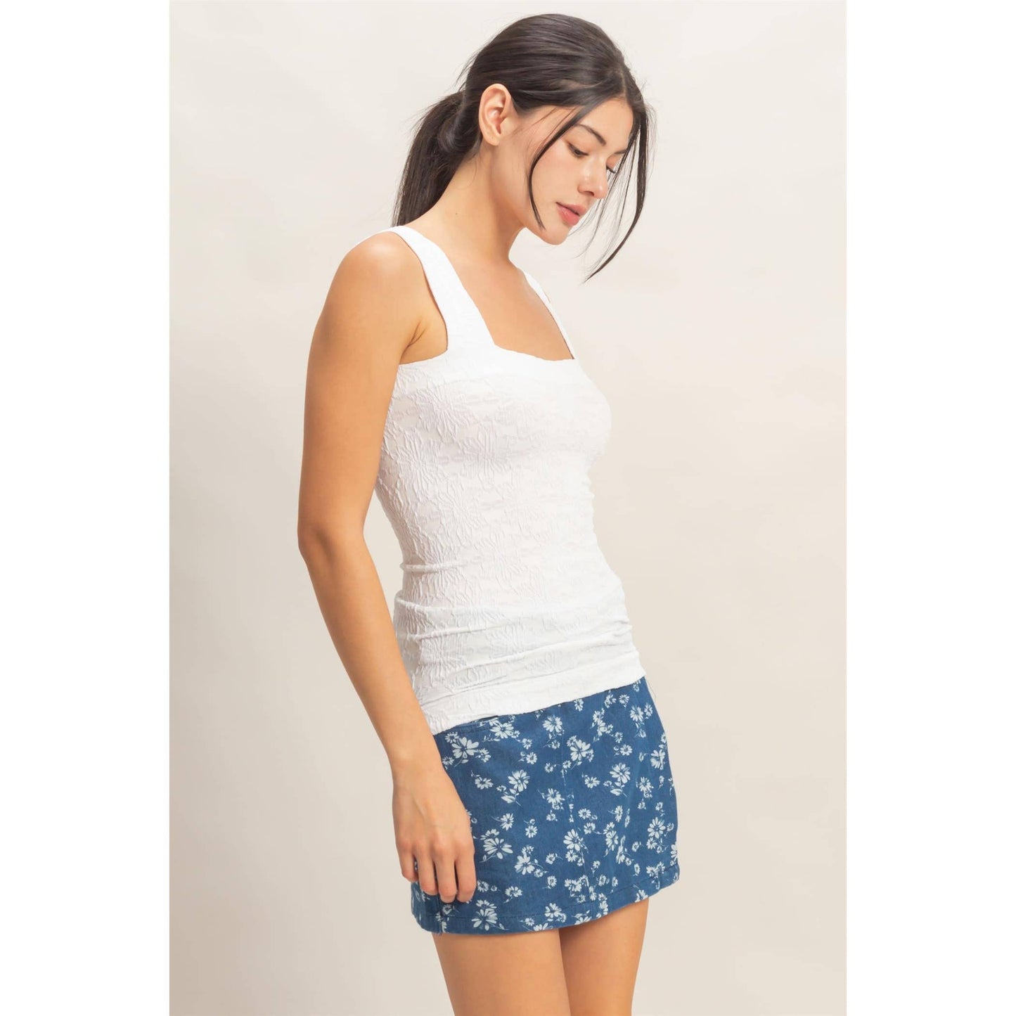 Floral Jacquard Square Neck Top: WHITE / S-M-L(2-2-2)