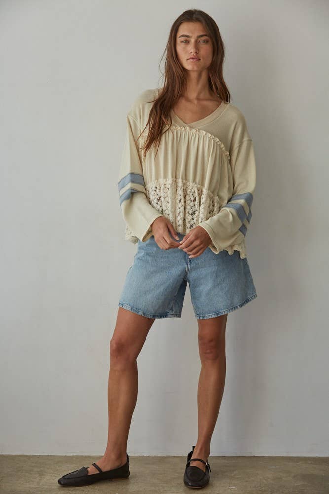 L5667| Knit V-Neck Long Sleeve Baby Doll Ruffle Contrast Top: Cream Blue / M