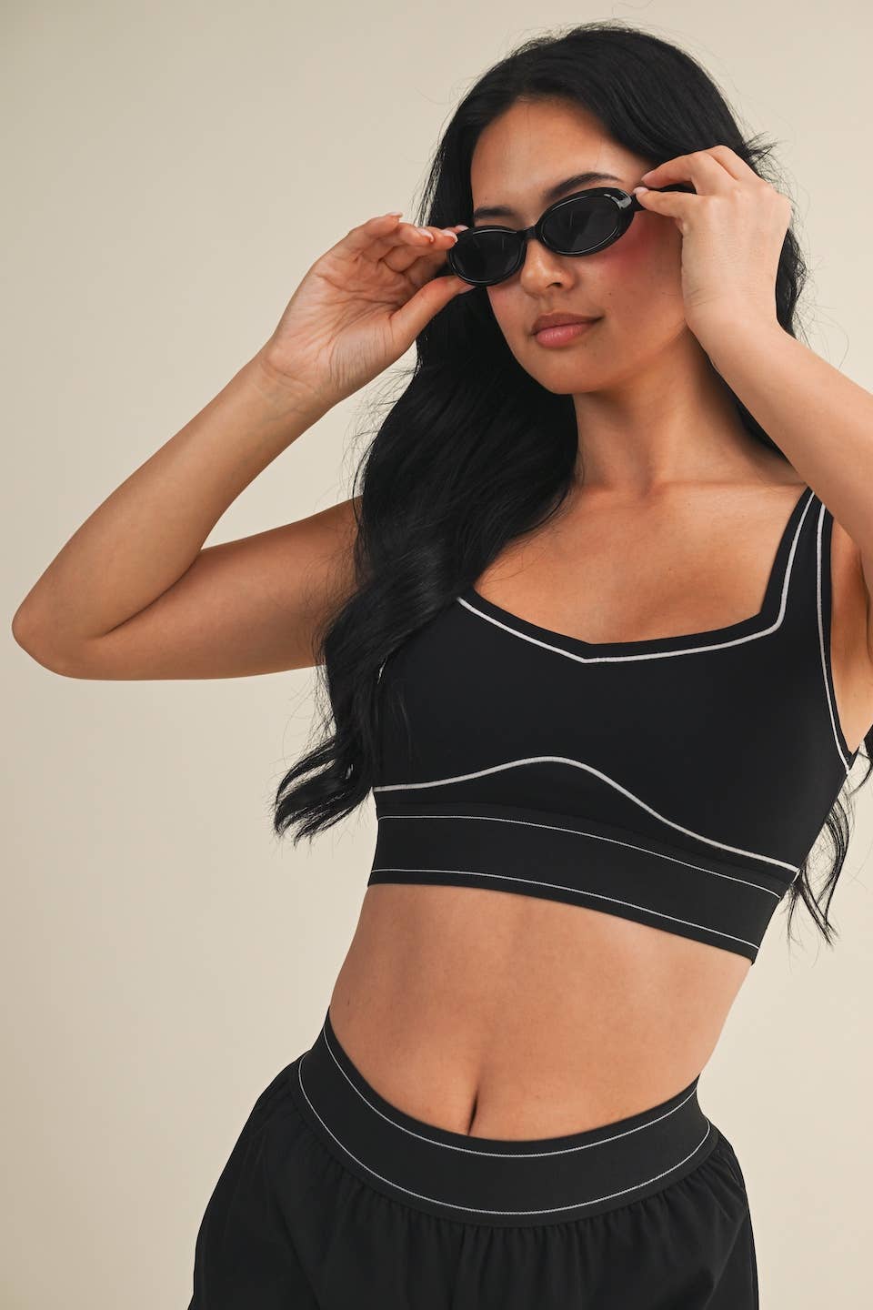 Contrast Thread Sports Bra: Black / M