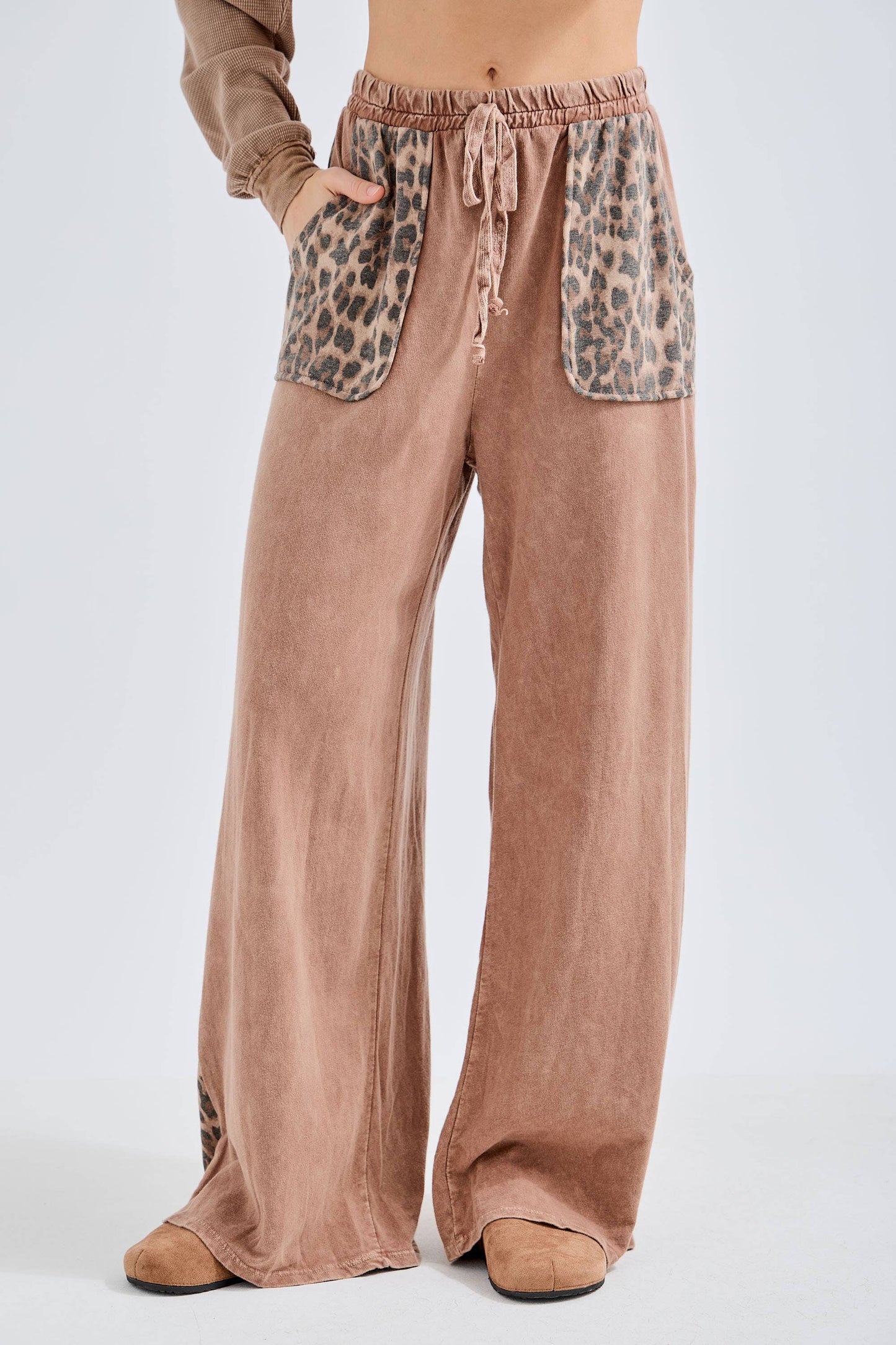 MineralWashed Leopard Print Pocket Side Trim Pants HP6162P1: Ash Oak / S-M-L / 2-2-2
