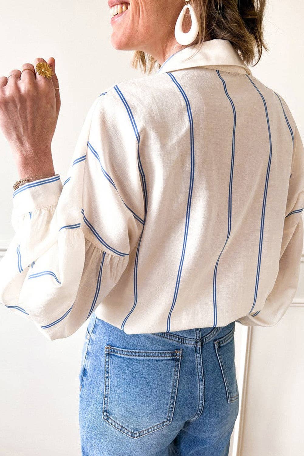 Stripe Bubble Sleeve Buttoned Shirt: Sky Blue Stripe / M