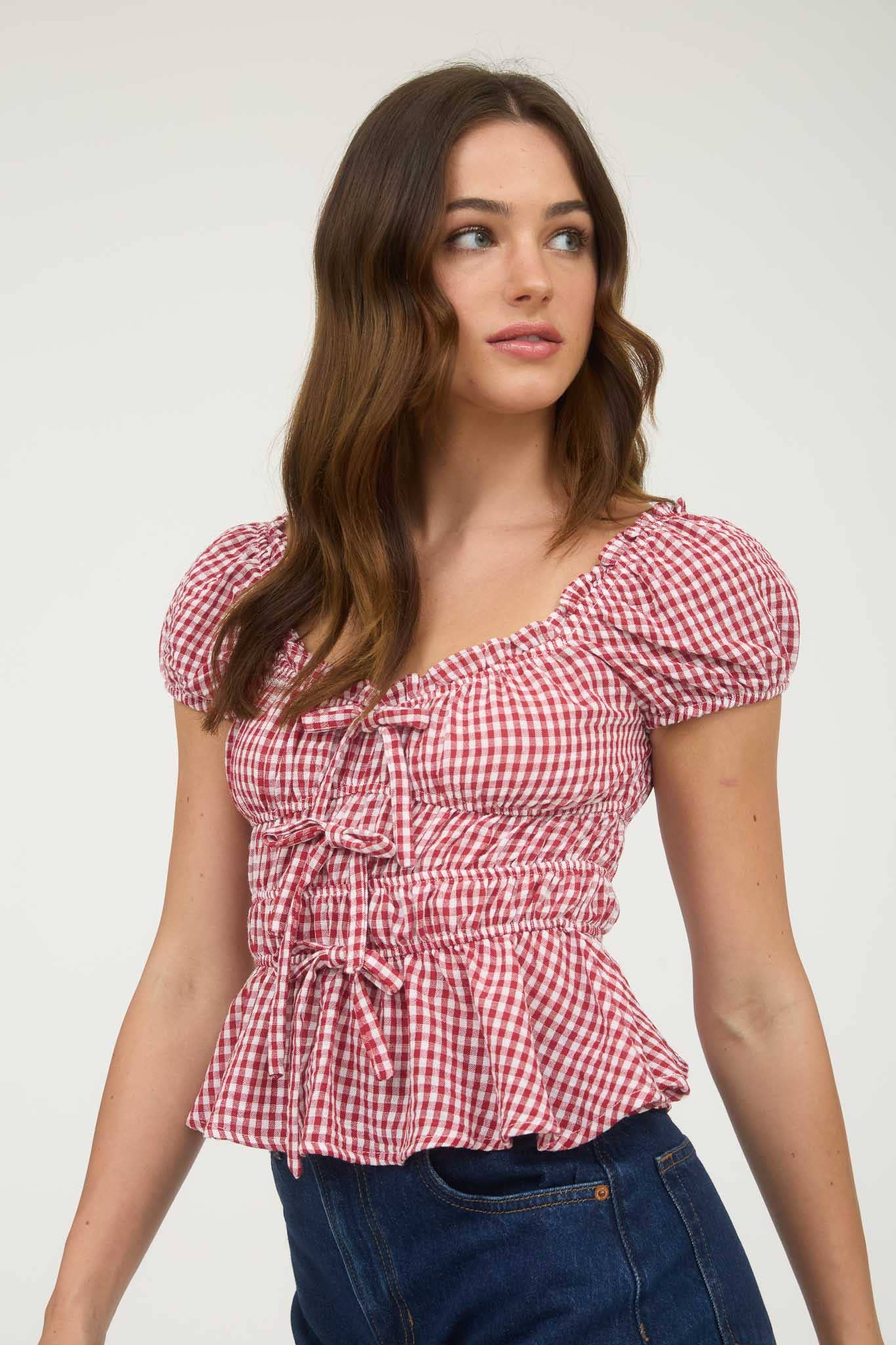 GINGHAM BOW DETAIL SHIRRED WAIST SHORT SLEEVE TOP: LIGHT KHAKI