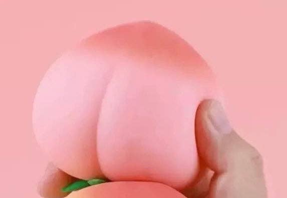 Peach 🍑 Keen Squishy – Slow Rising Sensory Stress Relief Toy: shipping 5/19