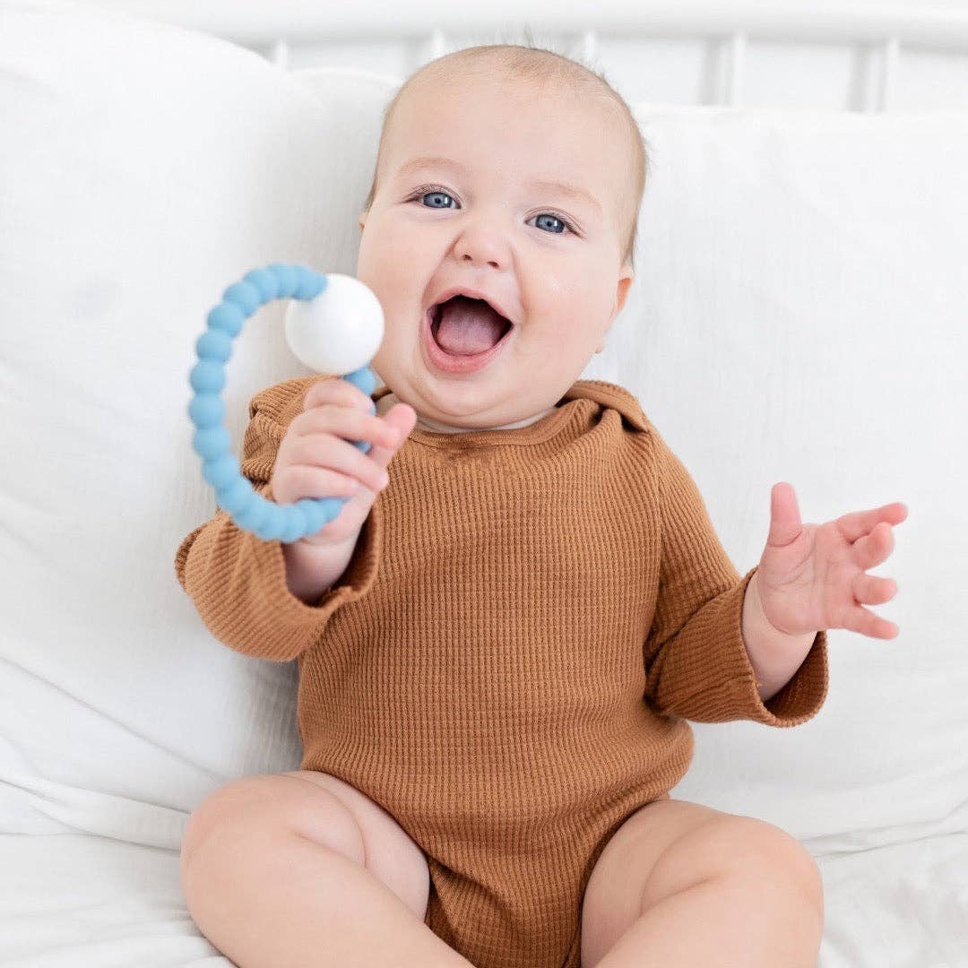 Cutie Teether Rattle: Orchid Clear