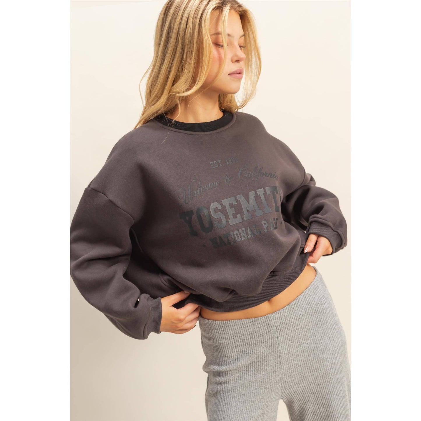 Vintage-Inspired Yosemite Crewneck Top: CHARCOAL / S-M-L(2-2-2)
