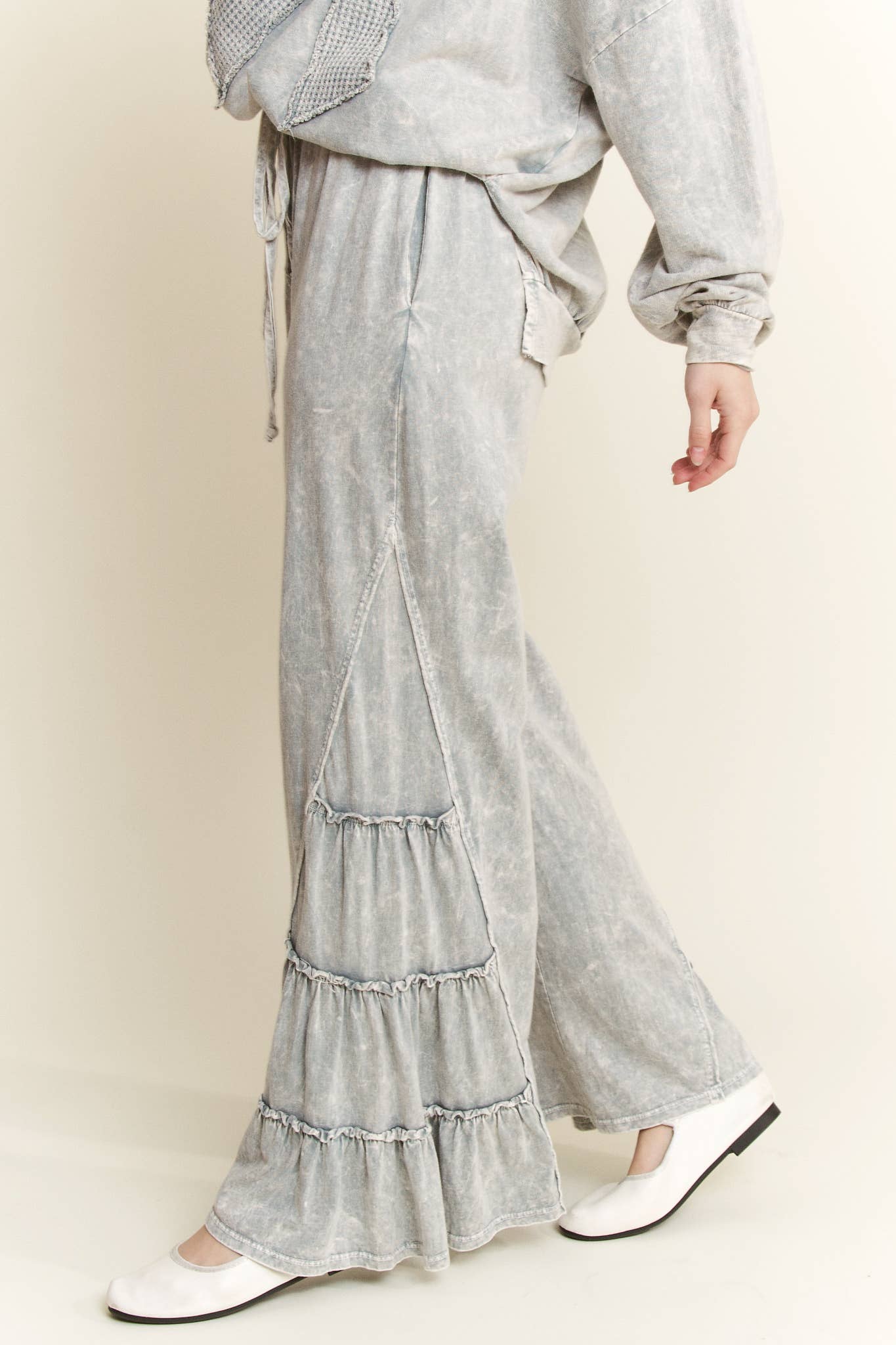 MineralWash SideRuffle Flare pants HP5881.: Silver Grey / S-M-L / 2-2-2