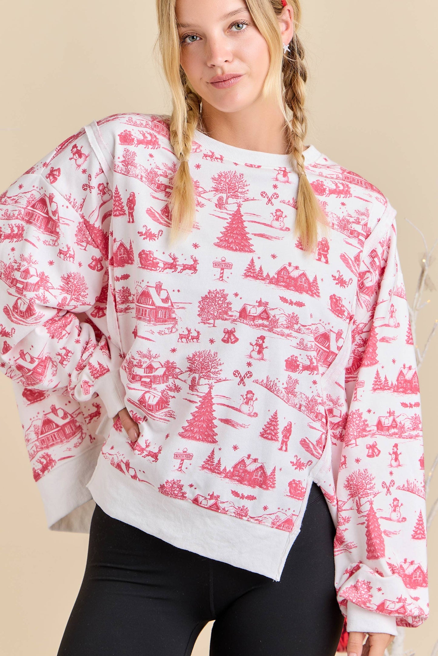 Holiday Toile Printed Oversized Top: Red / L