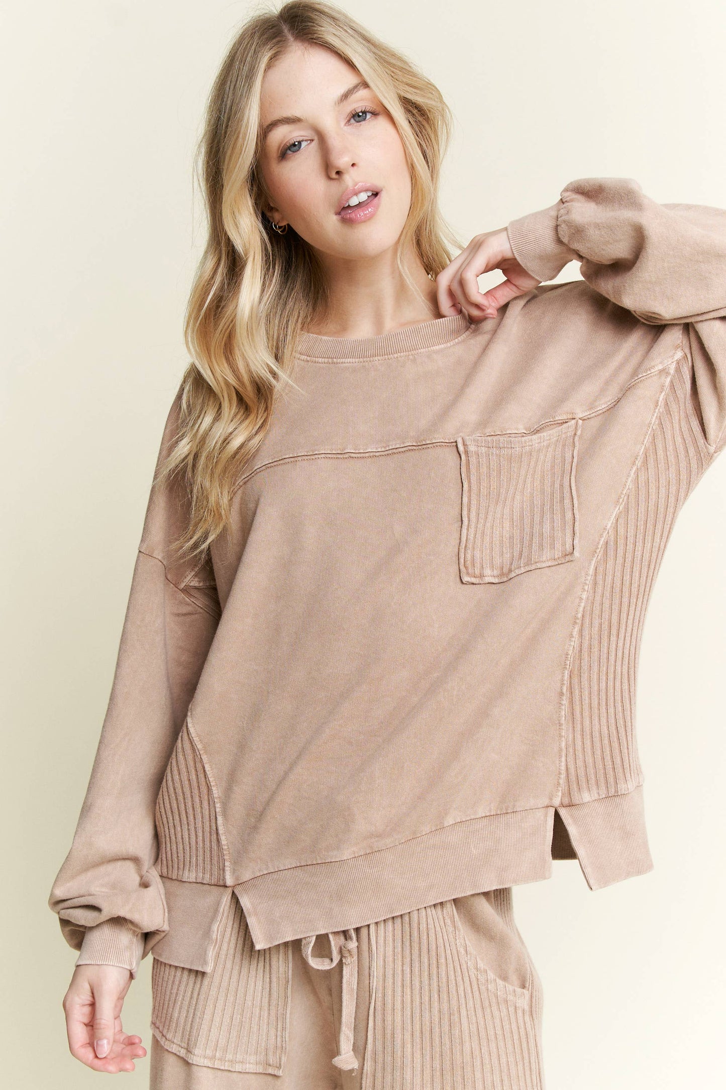 MineralWash Knit detail pocket sweatshirts HE5878T: Latte / S-M-L / 2-2-2