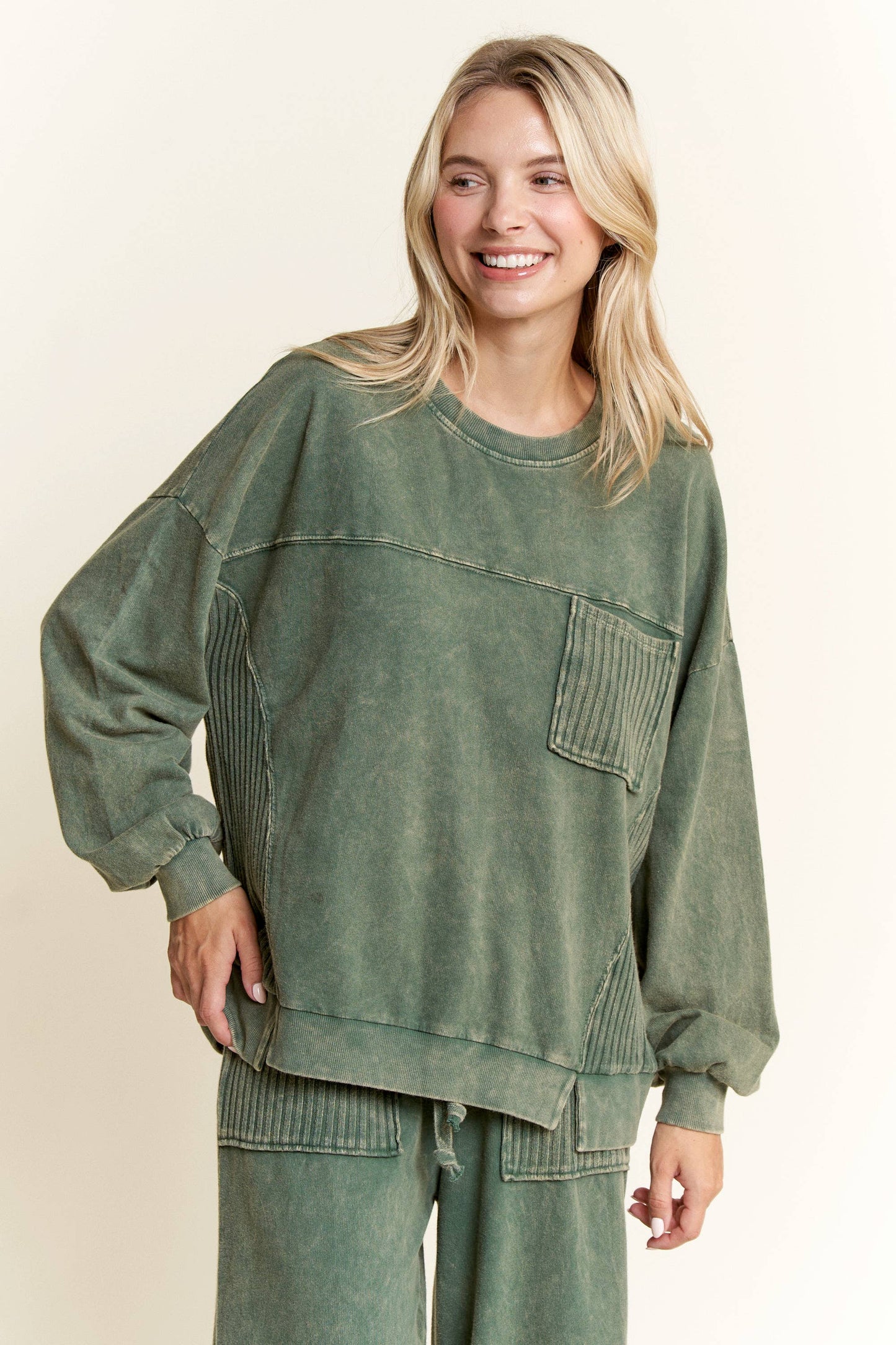 MineralWash Knit detail pocket sweatshirts HE5878T: Latte / S-M-L / 2-2-2
