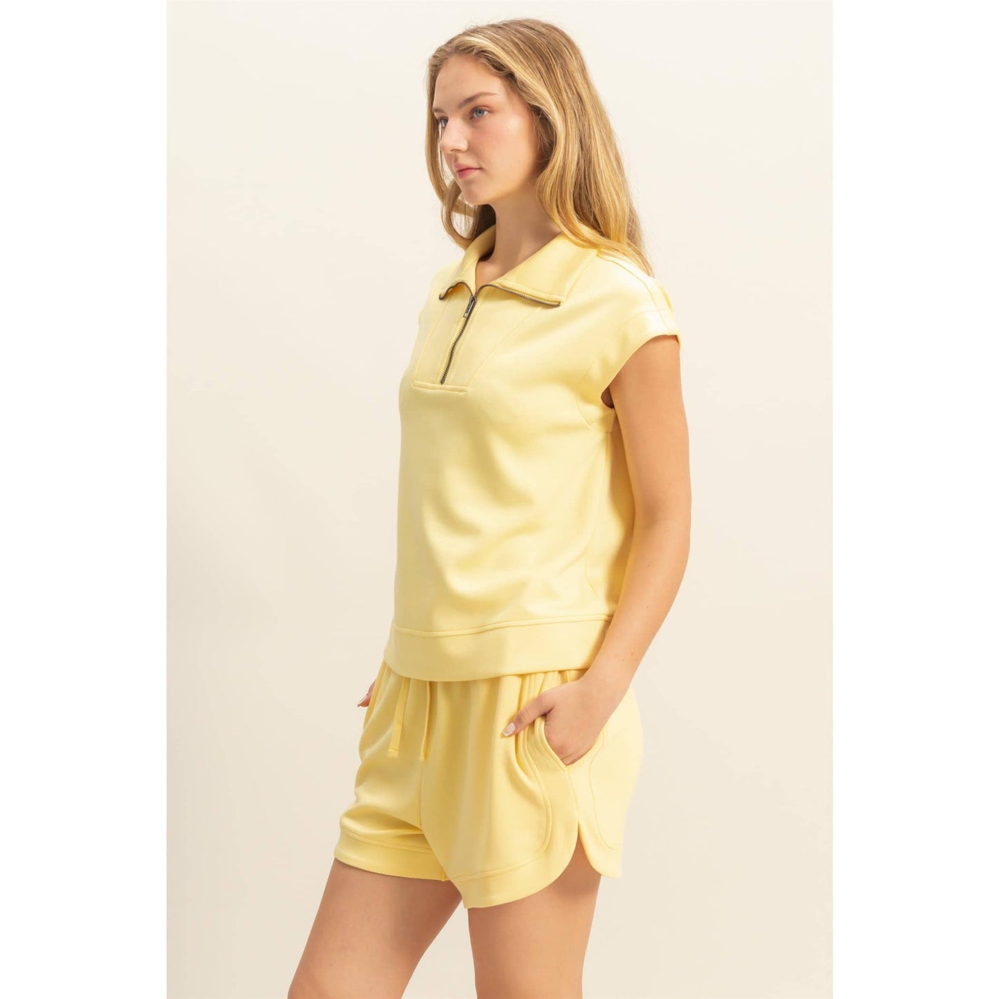 DZ25C571-Mock Neck Half Zip Up Sleeveless Top: BLACK / S-M-L(2-2-2)