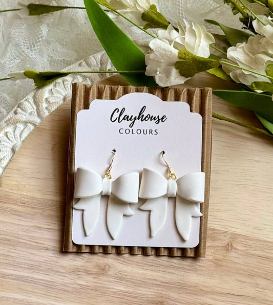 Bow Earrings: White / Gold Plated
