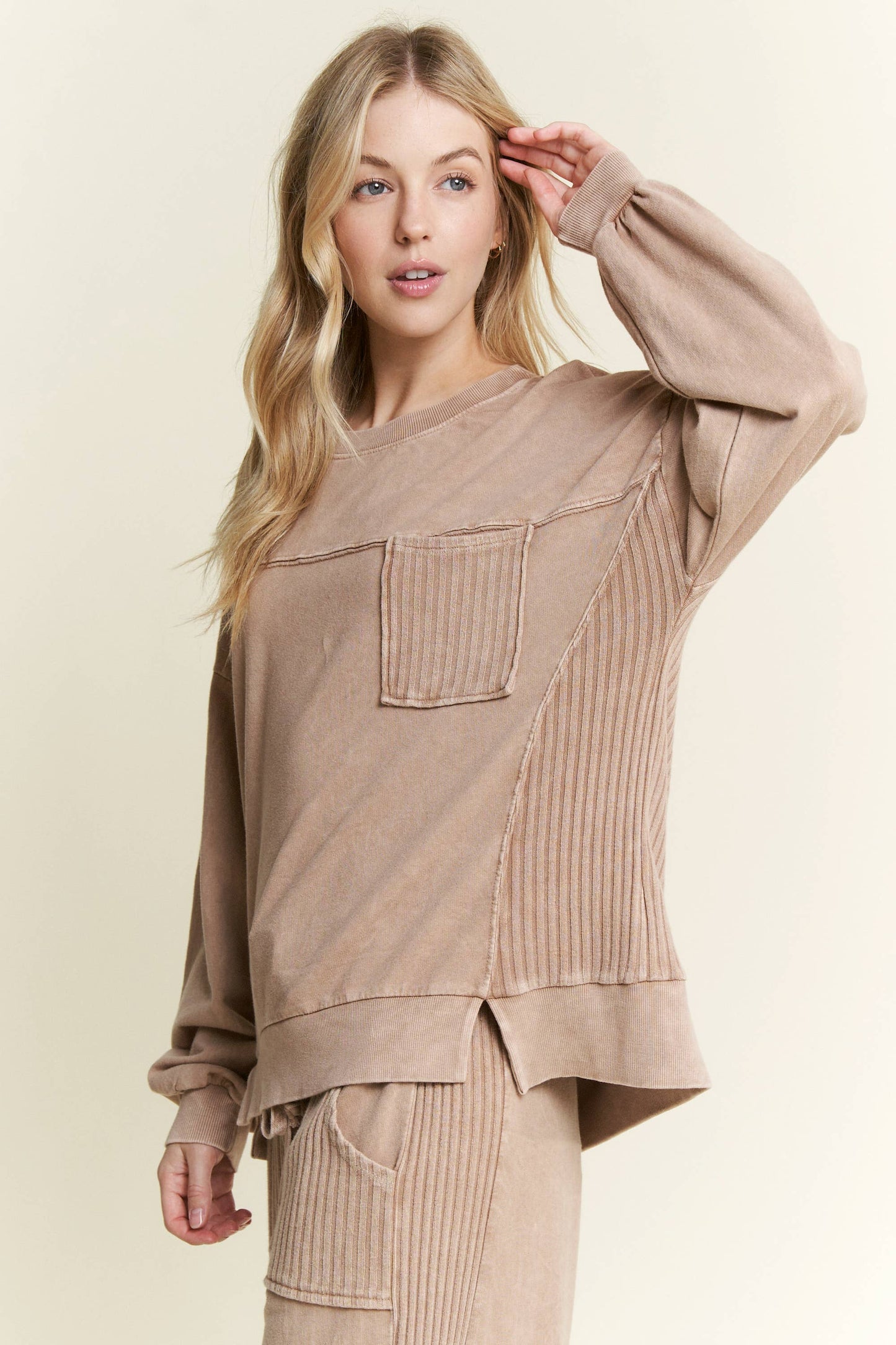 MineralWash Knit detail pocket sweatshirts HE5878T: Latte / S-M-L / 2-2-2