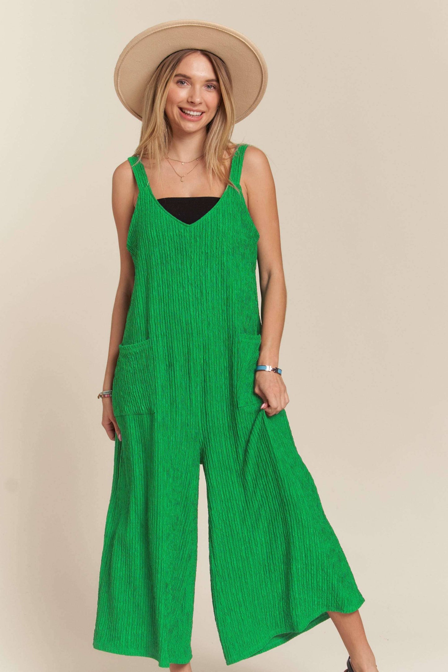 RP4087PL - WIDE LEG CRINKLE JUMPSUIT: M / BLACK