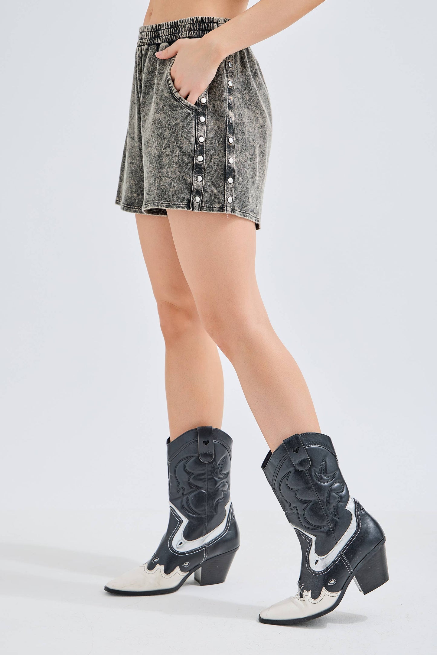 Mineral Washed Studded Shorts HP6548: HotPink / S-M-L / 2-2-2