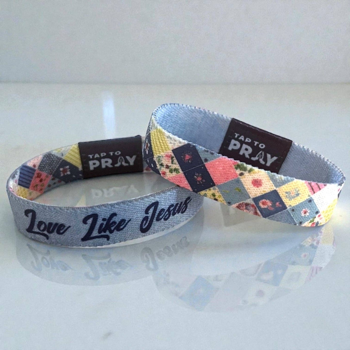 Tap To Pray® Wristband – Patchwork - Love Like Jesus: Extra Small