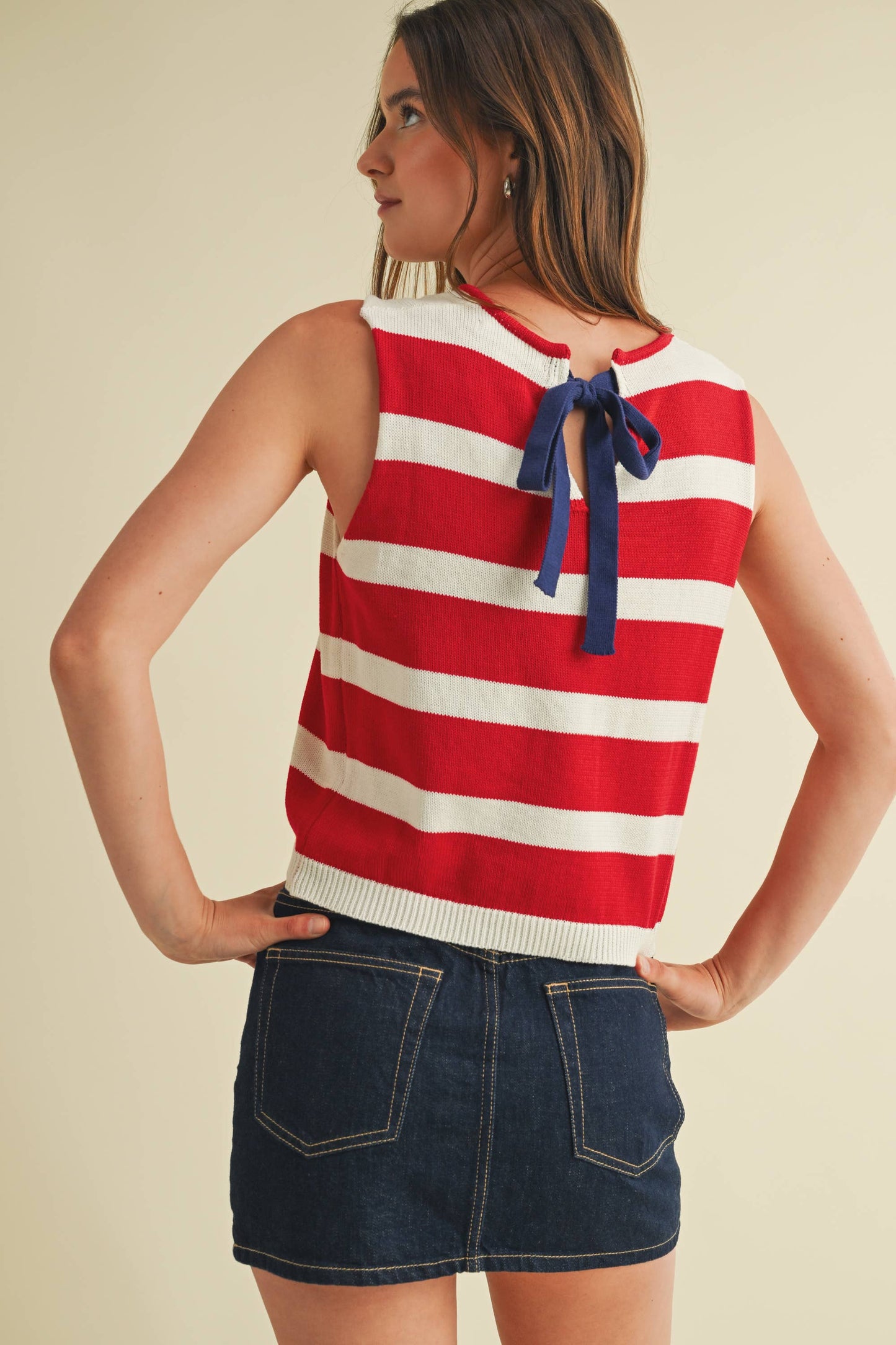 CSW18027 - STRIPED SLEEVELESS 4TH OF JULY SWEATER: Red / L