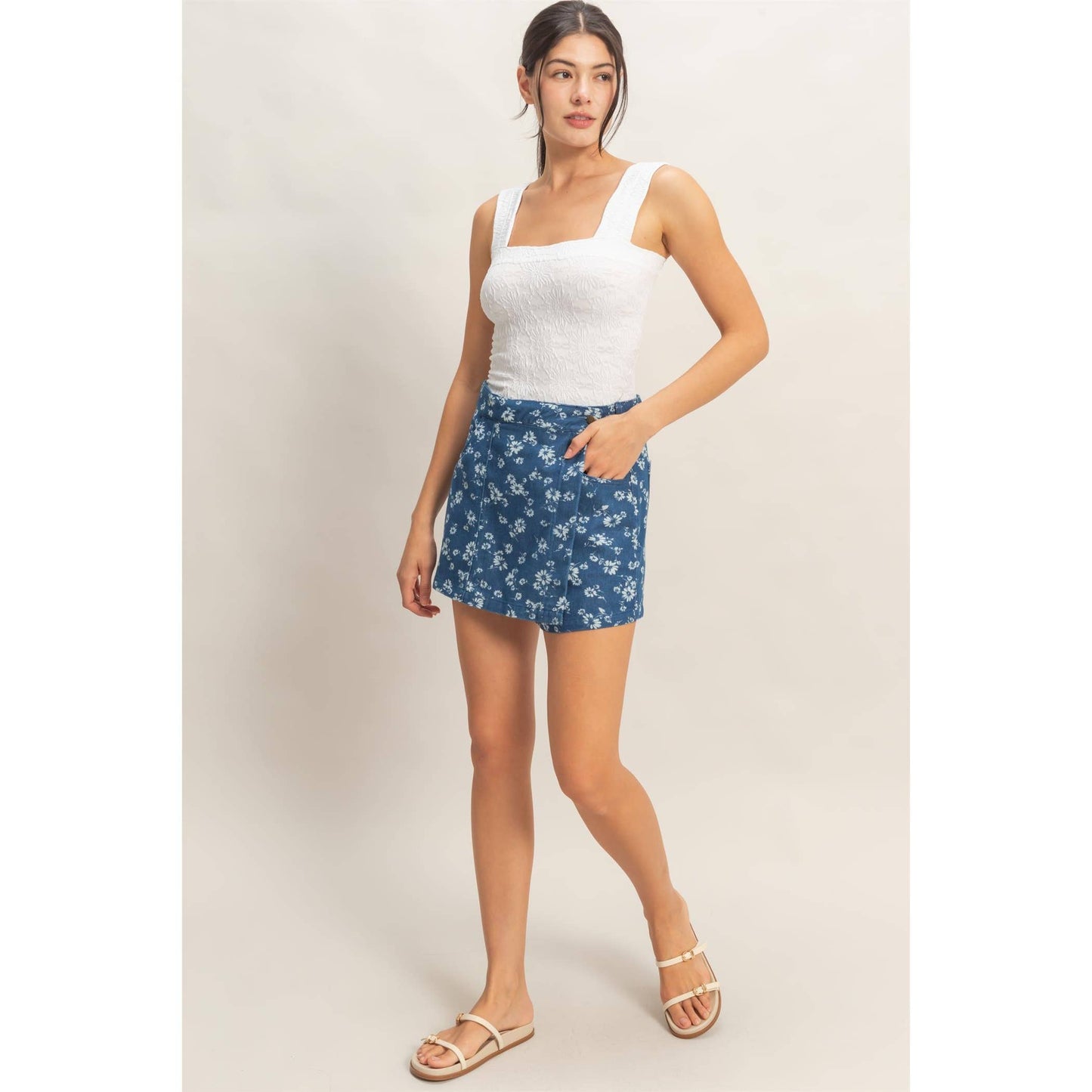Floral Jacquard Square Neck Top: WHITE / S-M-L(2-2-2)