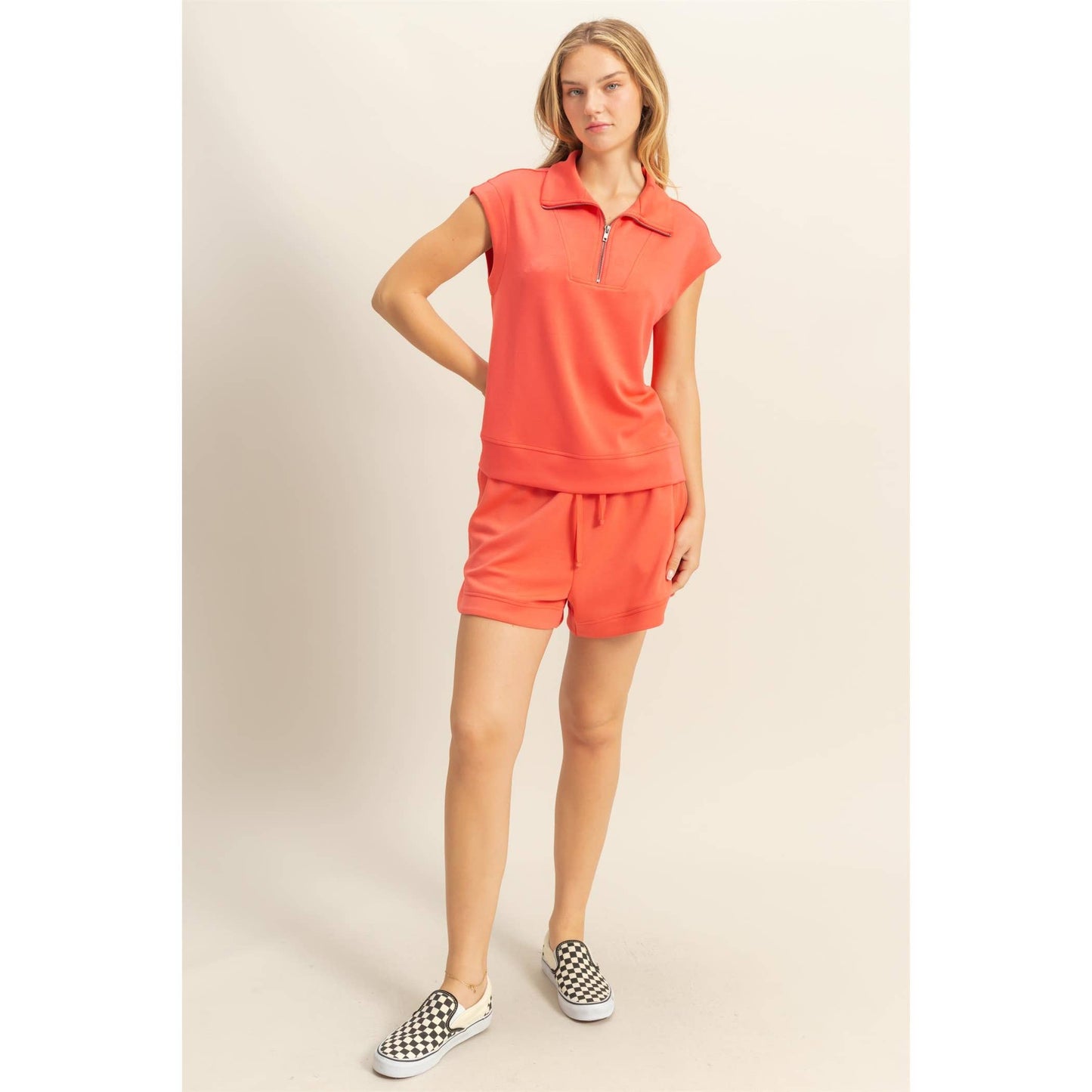 DZ25C563-Elasticized Waist Loose Sweat Shorts: BLACK / S-M-L(2-2-2)
