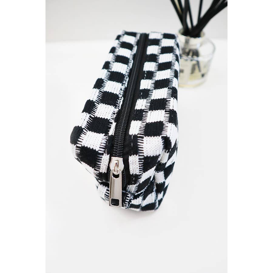 Checkered Knitted Cosmetic Bag: LAVENDER / ONE