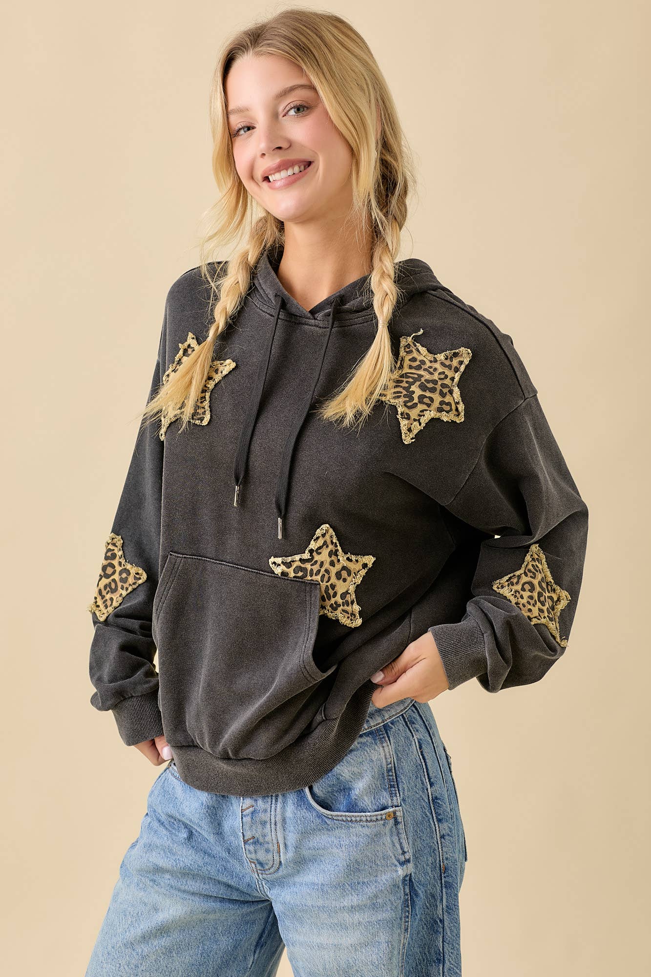 Mineral Wash Hoodie With Denim Star Patch: BLACK / L