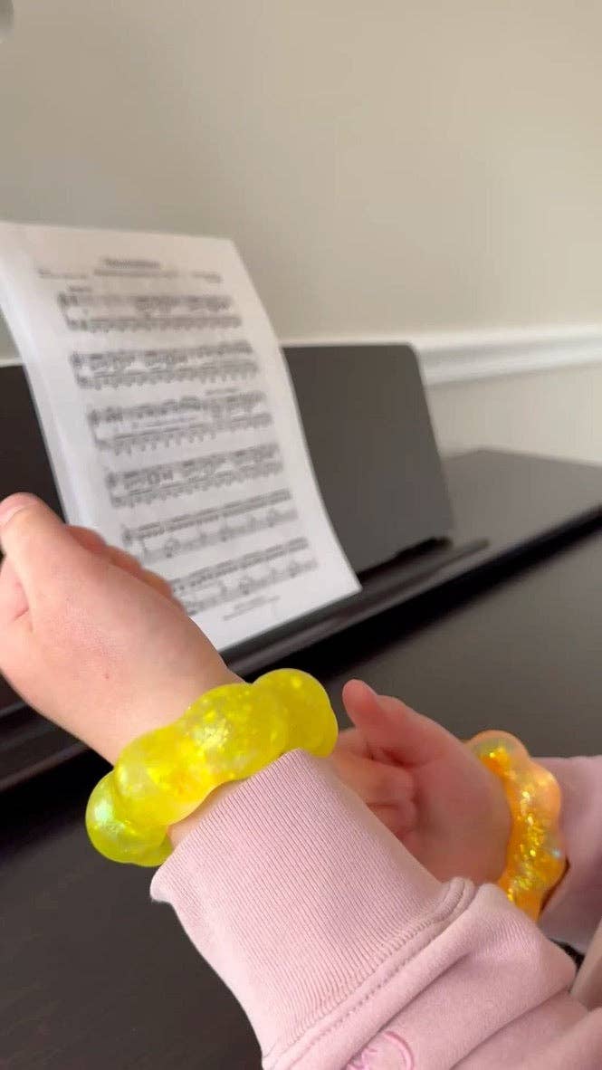 Feelzies™ Original Squishy Bracelet: Lime Pop